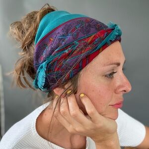 Vintage scarf - head wrap/ head scarf - in perfect, unused condition.